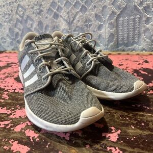 ADIDAS grey Cloudfoam Wome’s Tennis shoe Sz 7.5